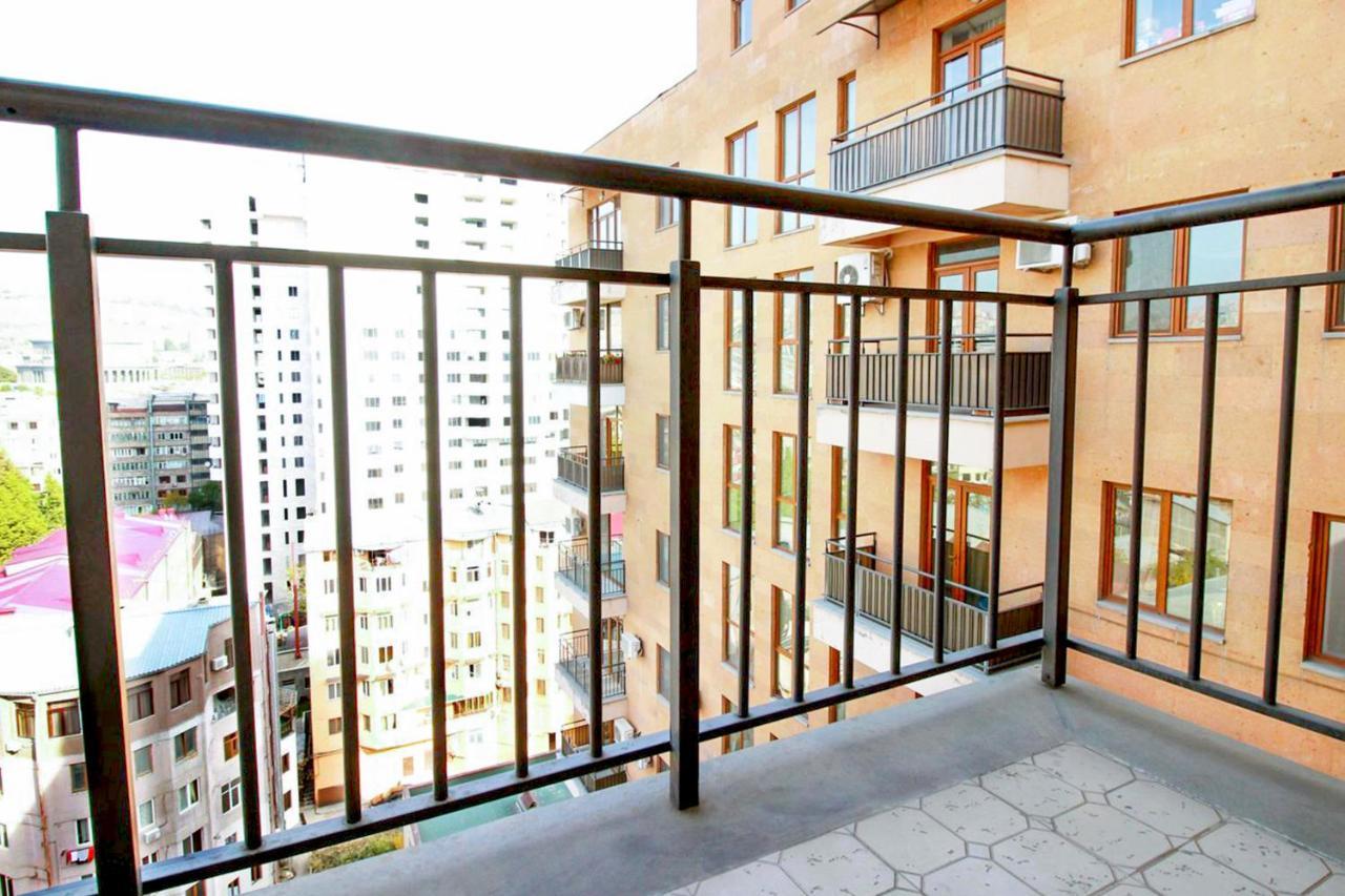Apartments In Alley Residence Ereván Exterior foto